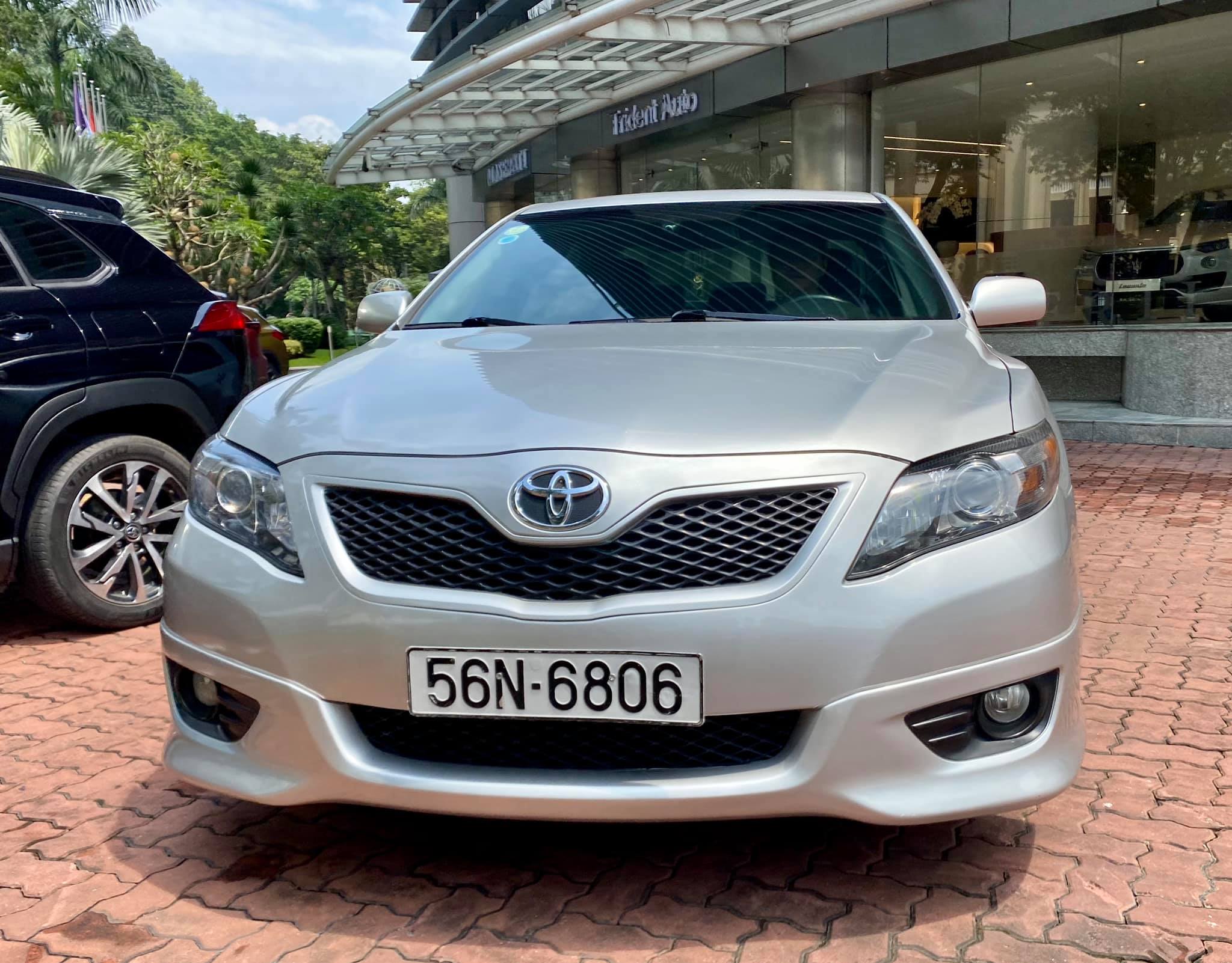 Xe Toyota Camry LE 25AT 2010  Đen